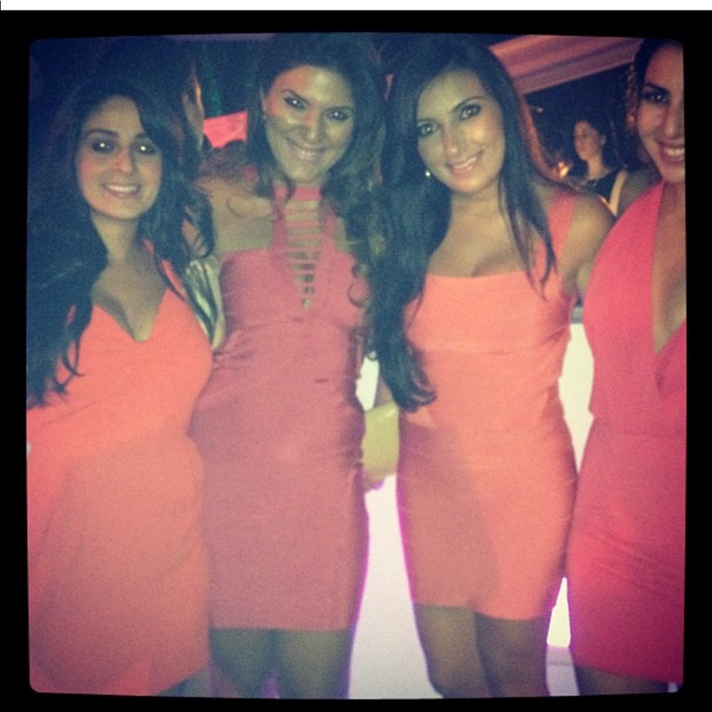 Dress - Picture 8 of 8